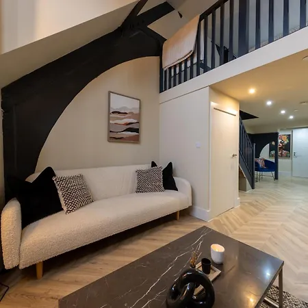 Urban Arch - Leeds Centre Apartment *
